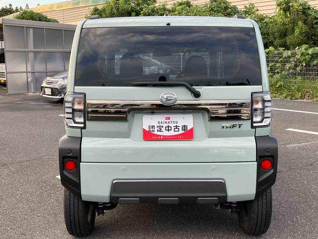 タフト Ｇターボ　ダーククロムベンチャー　前後ダークガーニッシュ　ガラスルーフ　ルーフレール　１５インチアルミ　ＬＥＤヘッドライト＆フォグランプ　バックカメラ　シートヒーター　電動駐車ブレーキ　自動追従クルコン　衝突被害軽減ブレーキ（26枚目）