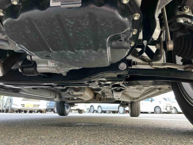 タフト Ｇターボ　ダーククロムベンチャー　前後ダークガーニッシュ　ガラスルーフ　ルーフレール　１５インチアルミ　ＬＥＤヘッドライト＆フォグランプ　バックカメラ　シートヒーター　電動駐車ブレーキ　自動追従クルコン　衝突被害軽減ブレーキ（31枚目）