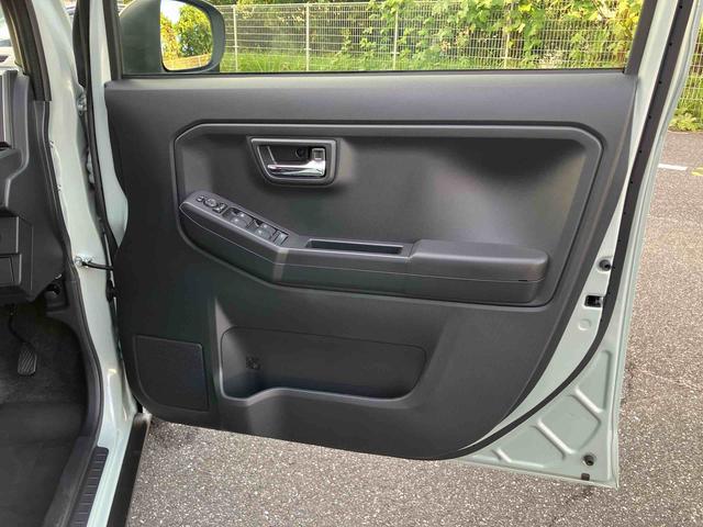 タフト Ｇターボ　ダーククロムベンチャー　前後ダークガーニッシュ　ガラスルーフ　ルーフレール　１５インチアルミ　ＬＥＤヘッドライト＆フォグランプ　バックカメラ　シートヒーター　電動駐車ブレーキ　自動追従クルコン　衝突被害軽減ブレーキ（43枚目）