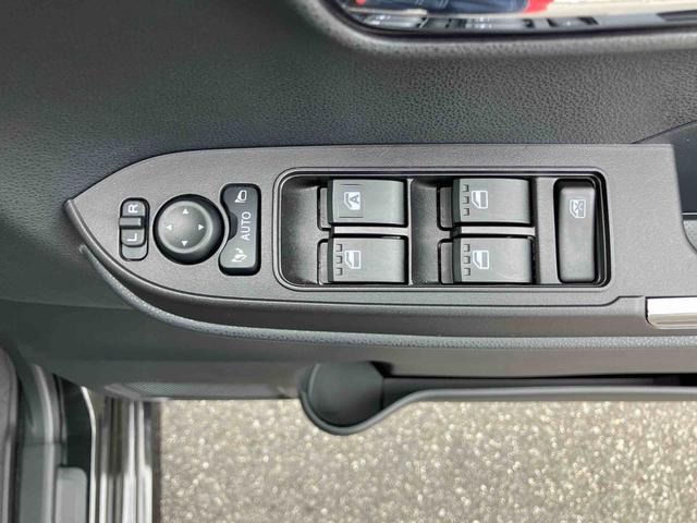 タント カスタムＲＳ　ターボエンジン　１５インチアルミ　バックカメラ　両側電動スライドドア　シートヒーター　電動駐車ブレーキ　ＬＥＤライト＆フォグ　上下２段調節式デッキボード　コーナーセンサー　衝突被害軽減ブレーキ（37枚目）