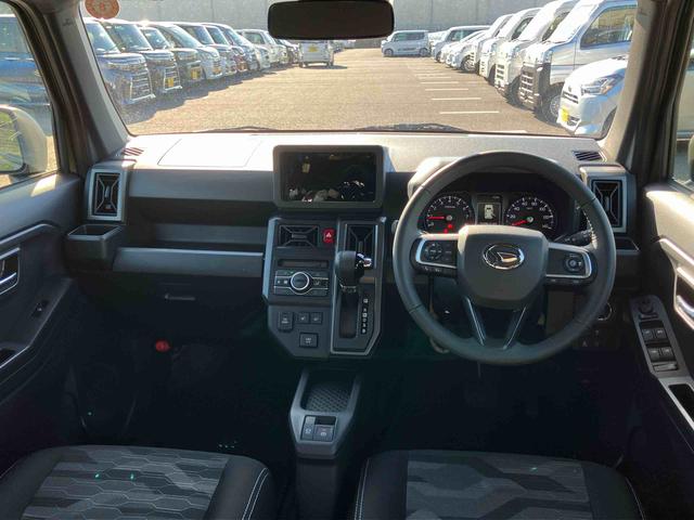 タフト Gターボ ダーククロムベンチャー 前後ダークガーニッシュ ガラスルーフ ルーフレール 15インチアルミ LEDヘッドライト&フォグランプ バックカメラ シートヒーター 電動駐車ブレーキ 自動追従クルコン 衝突被害軽減ブレーキ(9枚目)