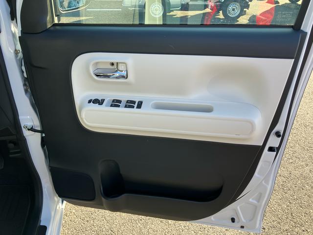 ムーヴキャンバス ストライプスＧターボ　両側電動スライドドア　ＬＥＤヘッドライト＆フォグランプ　シートヒーター　保温カップホルダー　電動駐車ブレーキ　バックカメラ　ステアリングスイッチ　自動追従クルコン　衝突被害軽減ブレーキ（41枚目）