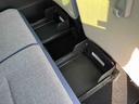 セカンドシート下の便利なお気楽ＢＯＸです。