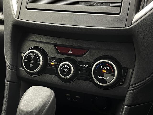 インプレッサスポーツ １．６ｉ－Ｌアイサイト　アダプティブクルーズコントロール　衝突被害軽減ブレーキ　車線逸脱抑制　後退時ブレーキアシスト　電子制御パーキングブレーキ　キーレスエントリー　純正１６インチアルミホイール　フォグランプ　禁煙車（10枚目）