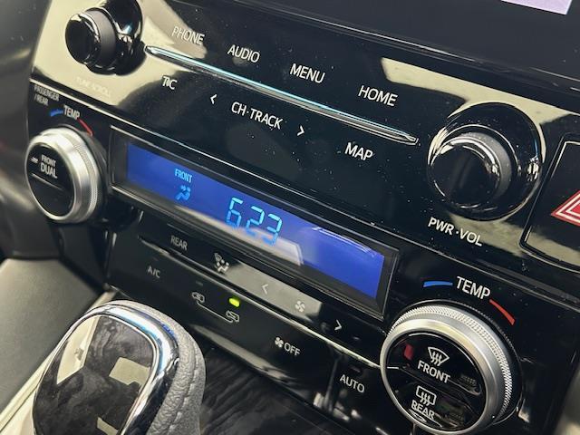 アルファード ２．５Ｓ　タイプゴールド　サンルーフ　フリップダウンモニター　デジタルインナーミラー　トヨタセーフティーセンス　両側パワースライドドア　純正ディスプレイオーディオ　バックカメラ　レーダー探知機　前方ドライブレコーダー　ＥＴＣ（15枚目）