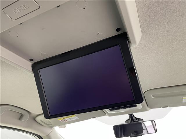 セレナ ｅ－パワー　ハイウェイスターＶ　純正ナビ　後席モニター　プロパイロット　アラウンドビューモニター　両側オートスライドドア　ＢＳＭ　エマージェンシーブレーキ　車線逸脱警報　前後ソナー　ドライブレコーダー　ＥＴＣ　ＬＥＤヘッド　禁煙車（3枚目）