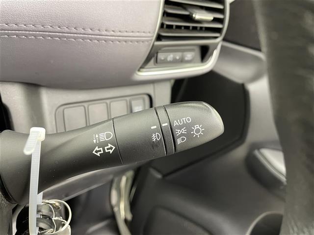 セレナ ｅ－パワー　ハイウェイスターＶ　純正ナビ　後席モニター　プロパイロット　アラウンドビューモニター　両側オートスライドドア　ＢＳＭ　エマージェンシーブレーキ　車線逸脱警報　前後ソナー　ドライブレコーダー　ＥＴＣ　ＬＥＤヘッド　禁煙車（15枚目）