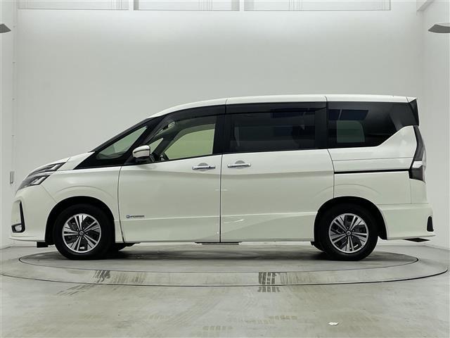 セレナ ｅ－パワー　ハイウェイスターＶ　純正ナビ　後席モニター　プロパイロット　アラウンドビューモニター　両側オートスライドドア　ＢＳＭ　エマージェンシーブレーキ　車線逸脱警報　前後ソナー　ドライブレコーダー　ＥＴＣ　ＬＥＤヘッド　禁煙車（39枚目）