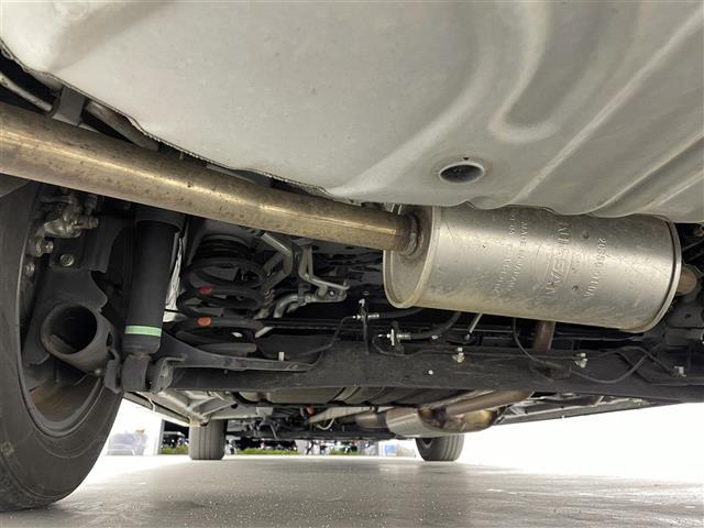 セレナ ｅ－パワー　ハイウェイスターＶ　純正ナビ　後席モニター　プロパイロット　アラウンドビューモニター　両側オートスライドドア　ＢＳＭ　エマージェンシーブレーキ　車線逸脱警報　前後ソナー　ドライブレコーダー　ＥＴＣ　ＬＥＤヘッド　禁煙車（43枚目）