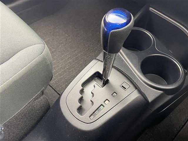 アクア S KENWOODナビ バックカメラ ETC キーレスエントリー ドライブレコーダー Bluetoothオーディオ フルオートエアコン 電動格納ミラー ステアリングリモコン ドアバイザー 禁煙車(17枚目)