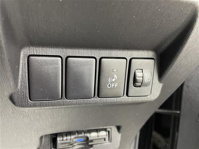 プリウスアルファ S クラリオンナビ バックモニター ETC スマートキー LEDフォグランプ 3列シート フルオートエアコン オートライト 禁煙車(9枚目)