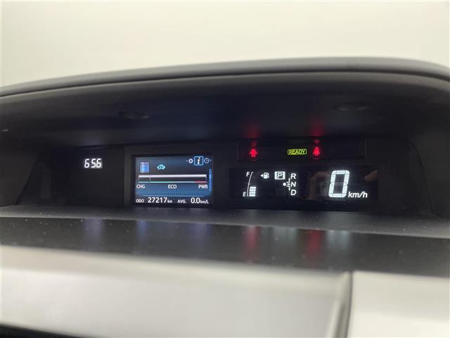 プリウスアルファ S クラリオンナビ バックモニター ETC スマートキー LEDフォグランプ 3列シート フルオートエアコン オートライト 禁煙車(13枚目)