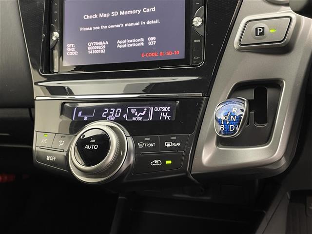 プリウスアルファ S クラリオンナビ バックモニター ETC スマートキー LEDフォグランプ 3列シート フルオートエアコン オートライト 禁煙車(15枚目)