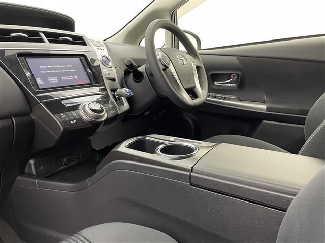 プリウスアルファ S クラリオンナビ バックモニター ETC スマートキー LEDフォグランプ 3列シート フルオートエアコン オートライト 禁煙車(24枚目)