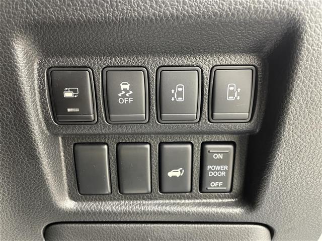 エルグランド 250ハイウェイスターSホワイトレザーアーバンクロム 純正ナビ 後席モニター 両側パワースライドドア パワーバックドア ホワイトレザーシート シートヒーター 助手席/2列目オットマン クルーズコントロール アラウンドビューモニター LEDヘッドライト(6枚目)