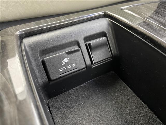 エルグランド 250ハイウェイスターSホワイトレザーアーバンクロム 純正ナビ 後席モニター 両側パワースライドドア パワーバックドア ホワイトレザーシート シートヒーター 助手席/2列目オットマン クルーズコントロール アラウンドビューモニター LEDヘッドライト(16枚目)