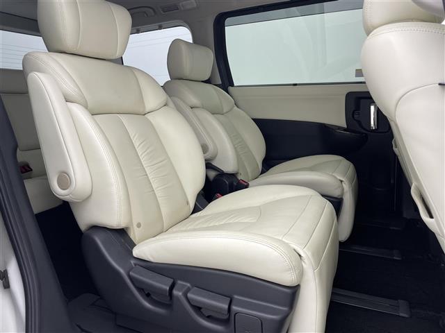 エルグランド 250ハイウェイスターSホワイトレザーアーバンクロム 純正ナビ 後席モニター 両側パワースライドドア パワーバックドア ホワイトレザーシート シートヒーター 助手席/2列目オットマン クルーズコントロール アラウンドビューモニター LEDヘッドライト(22枚目)