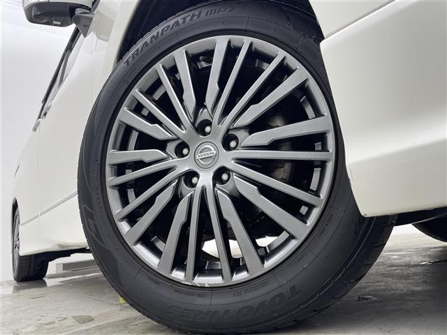 エルグランド 250ハイウェイスターSホワイトレザーアーバンクロム 純正ナビ 後席モニター 両側パワースライドドア パワーバックドア ホワイトレザーシート シートヒーター 助手席/2列目オットマン クルーズコントロール アラウンドビューモニター LEDヘッドライト(32枚目)