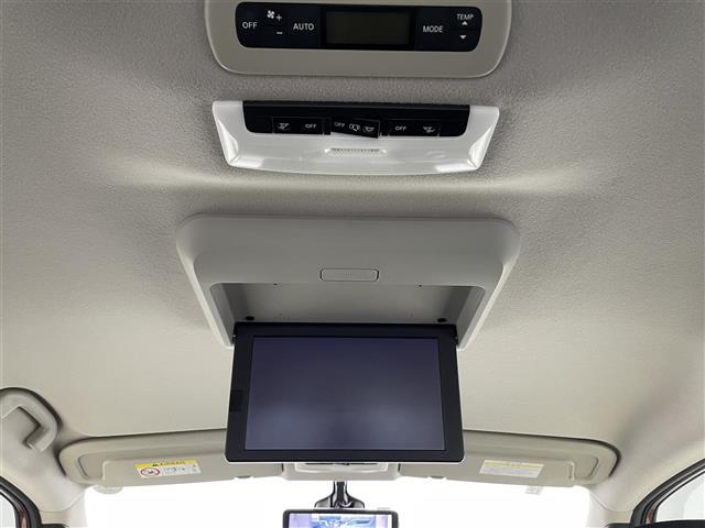 セレナ ハイウェイスター Vセレクション 純正9型ナビ 後席モニター プロパイロット 全周囲カメラ 両側パワースライドドア インテリジェントルームミラー ETC ドライブレコーダー LEDヘッドライト 衝突軽減ブレーキ 車線逸脱警報 禁煙車(4枚目)