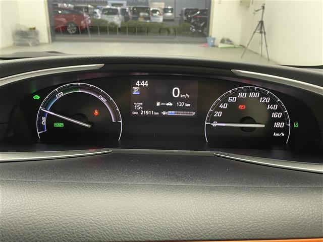 シエンタ ハイブリッドＧ　９型サイバーナビ　両側パワースライドドア　プリクラッシュセーフティ　レーンディパーチャーアラート　オートマチックハイビーム　ＬＥＤヘッドランプ　フォグランプ　純正アルミ　バックモニター　スマートキー（11枚目）