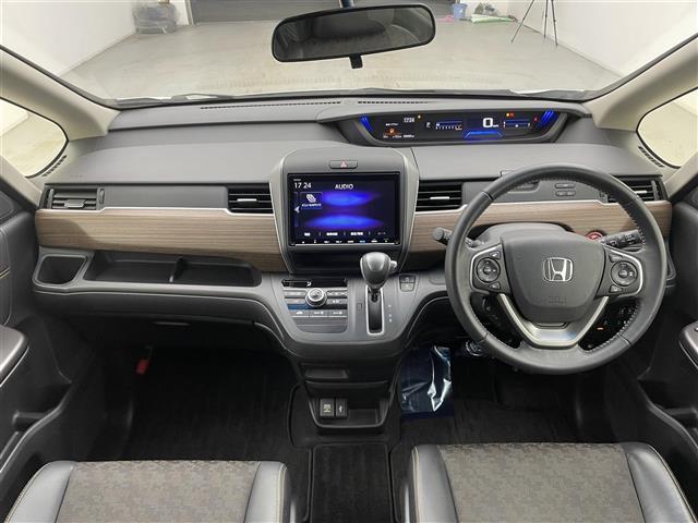 フリード クロスター・ホンダセンシング 純正9型ナビ 両側パワースライドドア アダプティブクルーズコントロール 衝突軽減ブレーキ レーンキープアシスト 専用コンビシート バックモニター LEDヘッドライト ルーフレール フルセグTV 禁煙車(2枚目)