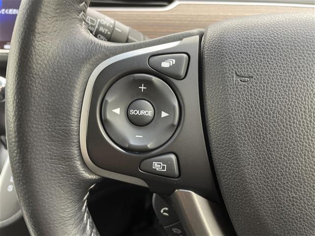 フリード クロスター・ホンダセンシング 純正9型ナビ 両側パワースライドドア アダプティブクルーズコントロール 衝突軽減ブレーキ レーンキープアシスト 専用コンビシート バックモニター LEDヘッドライト ルーフレール フルセグTV 禁煙車(4枚目)