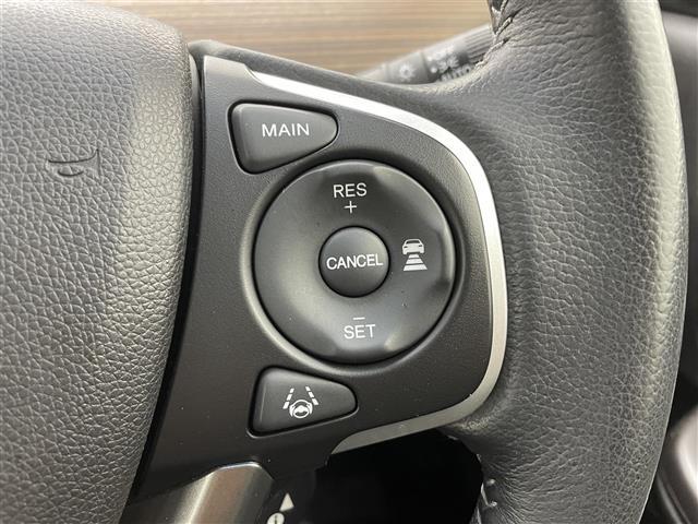 フリード クロスター・ホンダセンシング 純正9型ナビ 両側パワースライドドア アダプティブクルーズコントロール 衝突軽減ブレーキ レーンキープアシスト 専用コンビシート バックモニター LEDヘッドライト ルーフレール フルセグTV 禁煙車(5枚目)