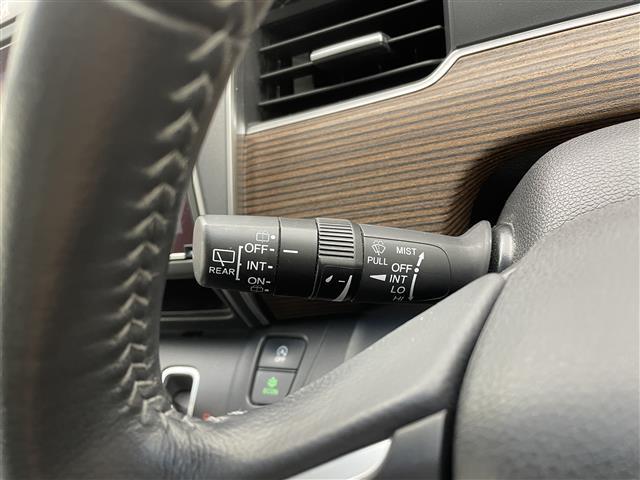 フリード クロスター・ホンダセンシング 純正9型ナビ 両側パワースライドドア アダプティブクルーズコントロール 衝突軽減ブレーキ レーンキープアシスト 専用コンビシート バックモニター LEDヘッドライト ルーフレール フルセグTV 禁煙車(8枚目)