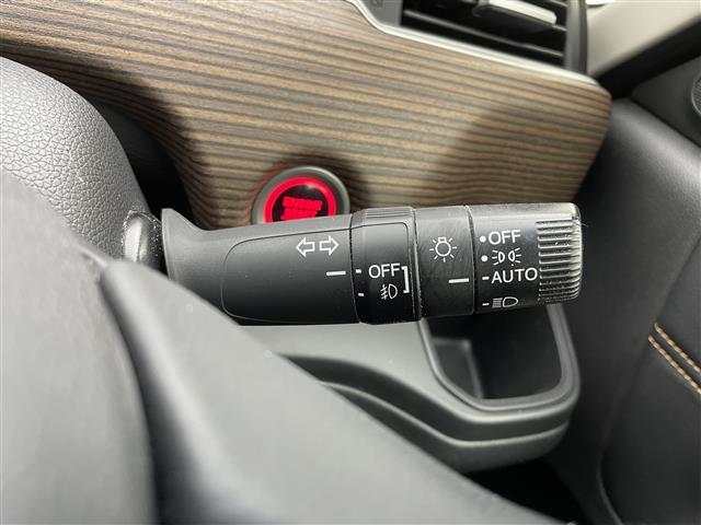 フリード クロスター・ホンダセンシング 純正9型ナビ 両側パワースライドドア アダプティブクルーズコントロール 衝突軽減ブレーキ レーンキープアシスト 専用コンビシート バックモニター LEDヘッドライト ルーフレール フルセグTV 禁煙車(9枚目)