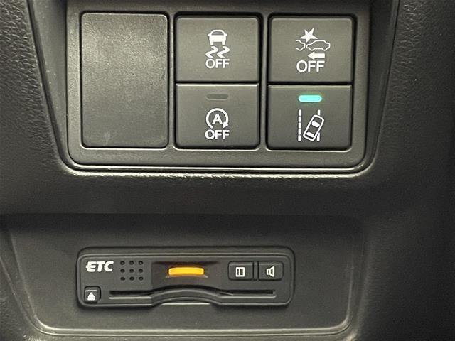 オデッセイ アブソルート・EXホンダセンシング 純正ナビ 後席モニター 全周囲カメラ 両側パワースライドドア アダプティブクルーズ 衝突軽減ブレーキ レーンキープアシスト 誤発進抑制機能 LEDヘッド BSM 大型アームレスト パワーシート 禁煙車(14枚目)