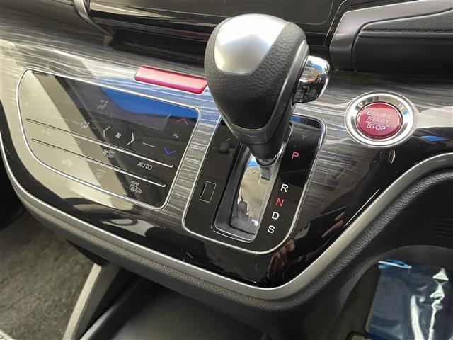 オデッセイ アブソルート・EXホンダセンシング 純正ナビ 後席モニター 全周囲カメラ 両側パワースライドドア アダプティブクルーズ 衝突軽減ブレーキ レーンキープアシスト 誤発進抑制機能 LEDヘッド BSM 大型アームレスト パワーシート 禁煙車(16枚目)