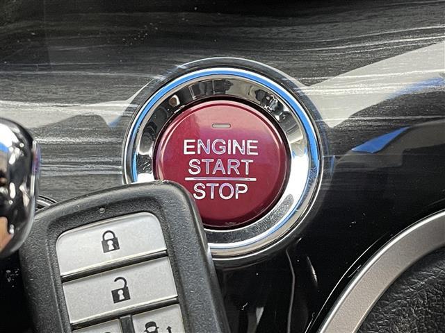 オデッセイ アブソルート・EXホンダセンシング 純正ナビ 後席モニター 全周囲カメラ 両側パワースライドドア アダプティブクルーズ 衝突軽減ブレーキ レーンキープアシスト 誤発進抑制機能 LEDヘッド BSM 大型アームレスト パワーシート 禁煙車(17枚目)