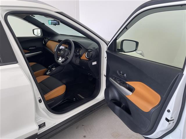 キックス X ツートーンインテリアエディション 純正9型ナビ プロパイロット アラウンドビューモニター インテリジェントルームミラー LEDヘッドライト エマージェンシーブレーキ 車線逸脱警報 ETC シートヒーター ドライブレコーダー 禁煙(20枚目)