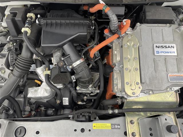 キックス X ツートーンインテリアエディション 純正9型ナビ プロパイロット アラウンドビューモニター インテリジェントルームミラー LEDヘッドライト エマージェンシーブレーキ 車線逸脱警報 ETC シートヒーター ドライブレコーダー 禁煙(42枚目)