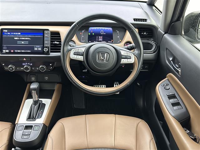 フィット リュクス 純正ナビ バックカメラ ETC 前後ドライブレコーダー レーダークルーズコントロール ハーフレザー シートヒーター プッシュスタート スマートキー オートライト オートマチックハイビーム フォグランプ(5枚目)