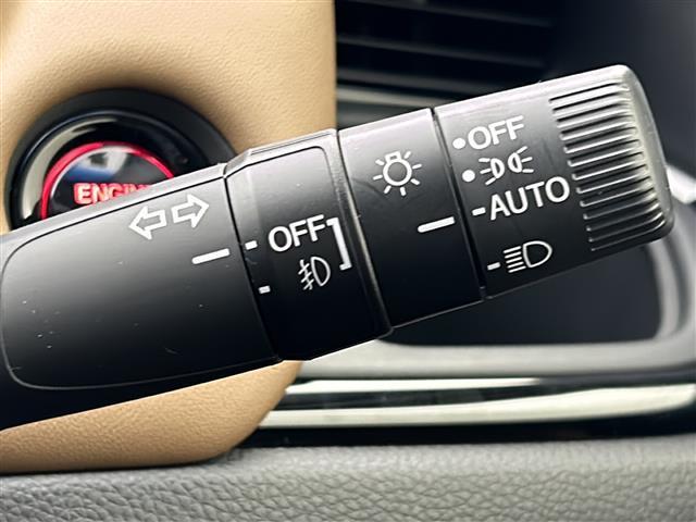 フィット リュクス 純正ナビ バックカメラ ETC 前後ドライブレコーダー レーダークルーズコントロール ハーフレザー シートヒーター プッシュスタート スマートキー オートライト オートマチックハイビーム フォグランプ(10枚目)