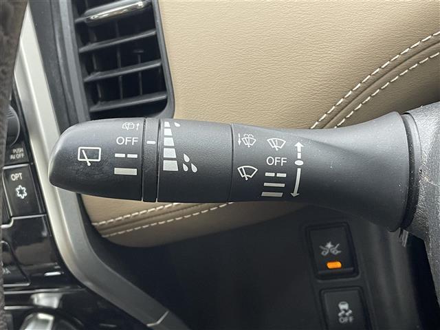 セレナ Ｘ　純正９型ナビ　１２型フリップダウンモニター　両側パワースライドドア　アラウンドビューモニター　フルセグＴＶ　ＴＶキャンセラー　Ｂｌｕｅｔｏｏｔｈオーディオ　ＬＥＤヘッドライト　エマージェンシーブレーキ（7枚目）