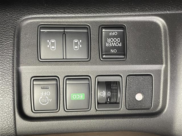 セレナ Ｘ　純正９型ナビ　１２型フリップダウンモニター　両側パワースライドドア　アラウンドビューモニター　フルセグＴＶ　ＴＶキャンセラー　Ｂｌｕｅｔｏｏｔｈオーディオ　ＬＥＤヘッドライト　エマージェンシーブレーキ（17枚目）