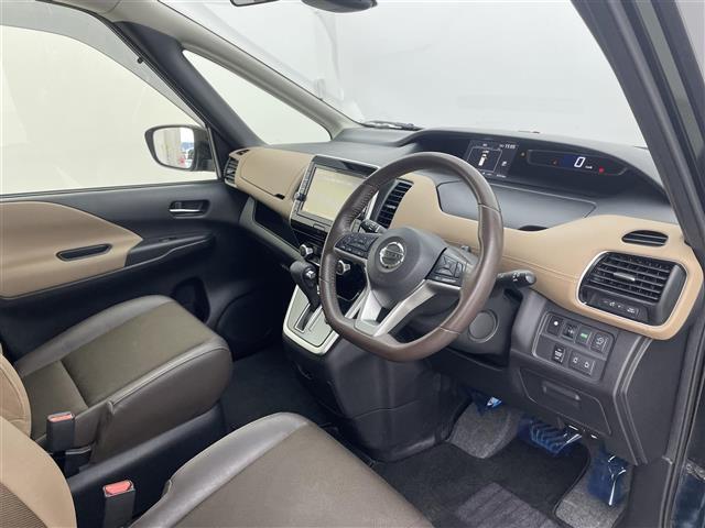 セレナ Ｘ　純正９型ナビ　１２型フリップダウンモニター　両側パワースライドドア　アラウンドビューモニター　フルセグＴＶ　ＴＶキャンセラー　Ｂｌｕｅｔｏｏｔｈオーディオ　ＬＥＤヘッドライト　エマージェンシーブレーキ（19枚目）