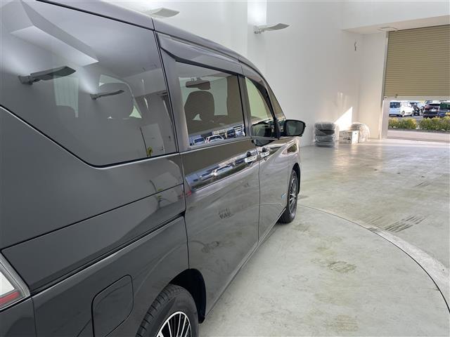 セレナ Ｘ　純正９型ナビ　１２型フリップダウンモニター　両側パワースライドドア　アラウンドビューモニター　フルセグＴＶ　ＴＶキャンセラー　Ｂｌｕｅｔｏｏｔｈオーディオ　ＬＥＤヘッドライト　エマージェンシーブレーキ（34枚目）