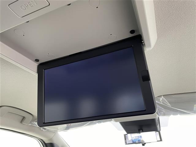 セレナ ｅ－パワー　ハイウェイスターＶ　登録済未使用車　メーカーナビ　後席モニター　プロパイロット　インテリジェントルームミラー　両側パワースライドドア　ドライブレコーダー機能　全周囲カメラ　ＥＴＣ２．０　スマートフォン連携　フルセグＴＶ（4枚目）