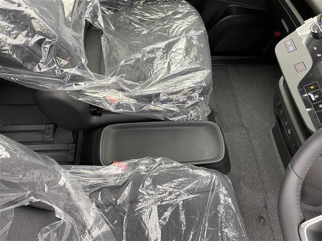 セレナ ｅ－パワー　ハイウェイスターＶ　登録済未使用車　メーカーナビ　後席モニター　プロパイロット　インテリジェントルームミラー　両側パワースライドドア　ドライブレコーダー機能　全周囲カメラ　ＥＴＣ２．０　スマートフォン連携　フルセグＴＶ（27枚目）