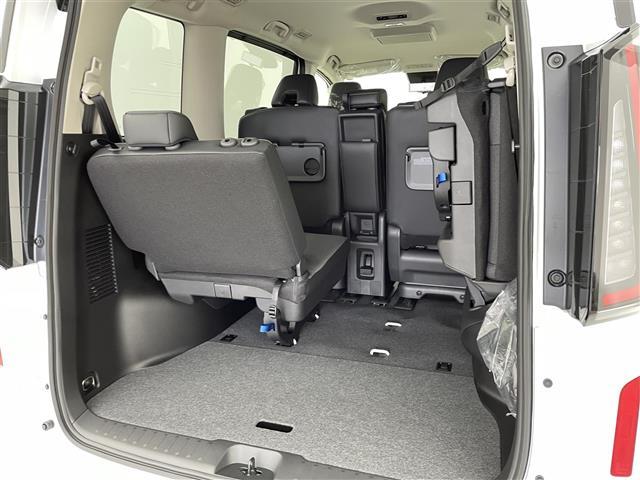 セレナ ｅ－パワー　ハイウェイスターＶ　登録済未使用車　メーカーナビ　後席モニター　プロパイロット　インテリジェントルームミラー　両側パワースライドドア　ドライブレコーダー機能　全周囲カメラ　ＥＴＣ２．０　スマートフォン連携　フルセグＴＶ（33枚目）