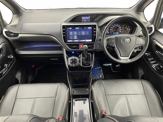 ヴォクシー ＺＳ　煌ＩＩ　純正１０型ナビ　１２型後席モニター　両側パワースライドドア　クリアランスソナー　クルーズコントロール　バックモニター　ＬＥＤヘッドランプ　フルセグＴＶ　Ｂｌｕｅｔｏｏｔｈ　セーフティセンス　禁煙車（2枚目）