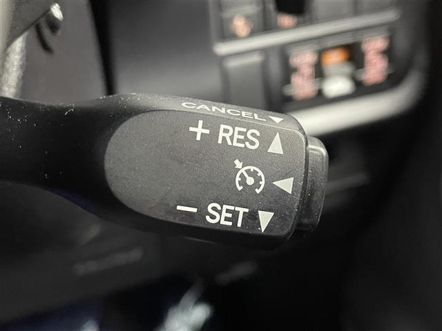 ヴォクシー ＺＳ　煌ＩＩ　純正１０型ナビ　１２型後席モニター　両側パワースライドドア　クリアランスソナー　クルーズコントロール　バックモニター　ＬＥＤヘッドランプ　フルセグＴＶ　Ｂｌｕｅｔｏｏｔｈ　セーフティセンス　禁煙車（7枚目）