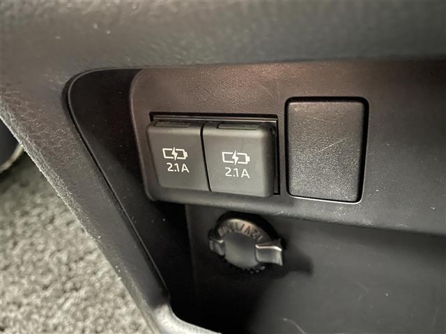 ヴォクシー ＺＳ　煌ＩＩ　純正１０型ナビ　１２型後席モニター　両側パワースライドドア　クリアランスソナー　クルーズコントロール　バックモニター　ＬＥＤヘッドランプ　フルセグＴＶ　Ｂｌｕｅｔｏｏｔｈ　セーフティセンス　禁煙車（18枚目）