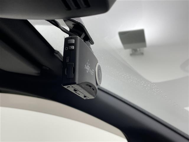 ヴォクシー ＺＳ　煌ＩＩ　純正１０型ナビ　１２型後席モニター　両側パワースライドドア　クリアランスソナー　クルーズコントロール　バックモニター　ＬＥＤヘッドランプ　フルセグＴＶ　Ｂｌｕｅｔｏｏｔｈ　セーフティセンス　禁煙車（19枚目）