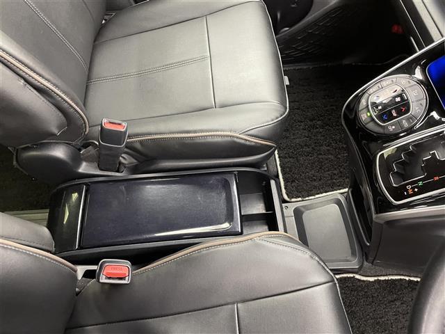 ヴォクシー ＺＳ　煌ＩＩ　純正１０型ナビ　１２型後席モニター　両側パワースライドドア　クリアランスソナー　クルーズコントロール　バックモニター　ＬＥＤヘッドランプ　フルセグＴＶ　Ｂｌｕｅｔｏｏｔｈ　セーフティセンス　禁煙車（20枚目）