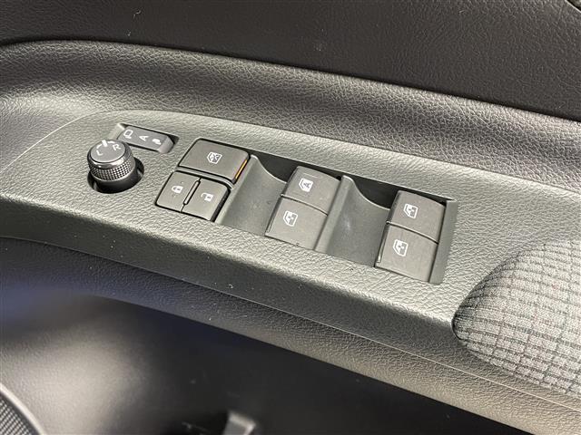 シエンタ ファンベースＧ　純正９型ナビ　全周囲カメラ　両側パワースライドドア　シートヒーター　ステアリングヒーター　プリクラッシュセーフティ　オートマチックハイビーム　レーンディパーチャーアラート　ＬＥＤヘッドランプ　禁煙車（13枚目）