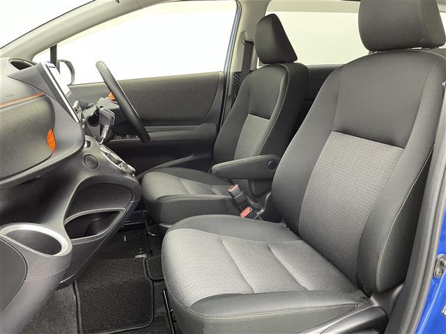 シエンタ ファンベースＧ　純正９型ナビ　全周囲カメラ　両側パワースライドドア　シートヒーター　ステアリングヒーター　プリクラッシュセーフティ　オートマチックハイビーム　レーンディパーチャーアラート　ＬＥＤヘッドランプ　禁煙車（26枚目）